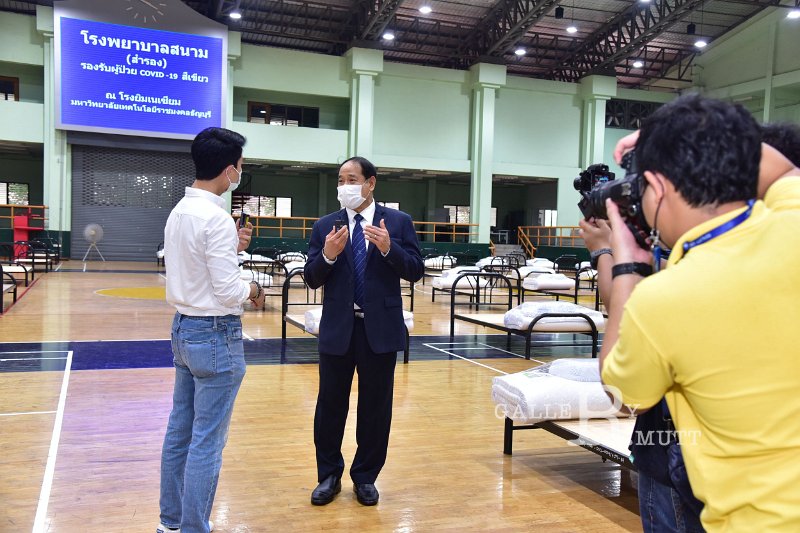20210426-Governor inspects field hospitals-179.JPG
